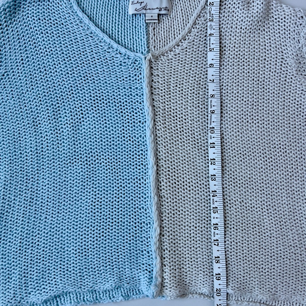 Two-Tone Vintage Havana blue and White Sweater - Picture 5 of 5